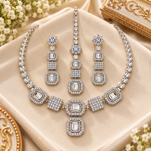 PRIYARA Aurelia Crystal Elegance Necklace Set